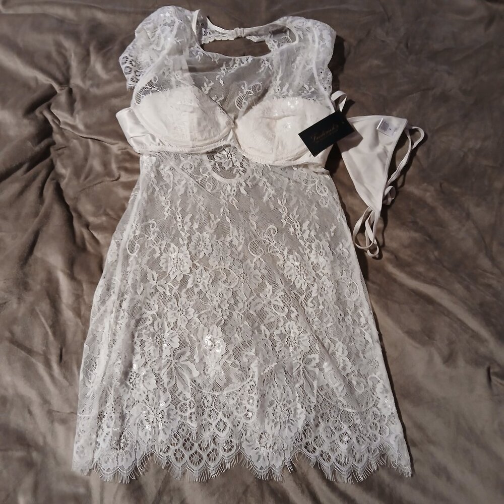 Frederick's of Hollywood Women's Ophelia Delicate Lace Chemise and G Str…